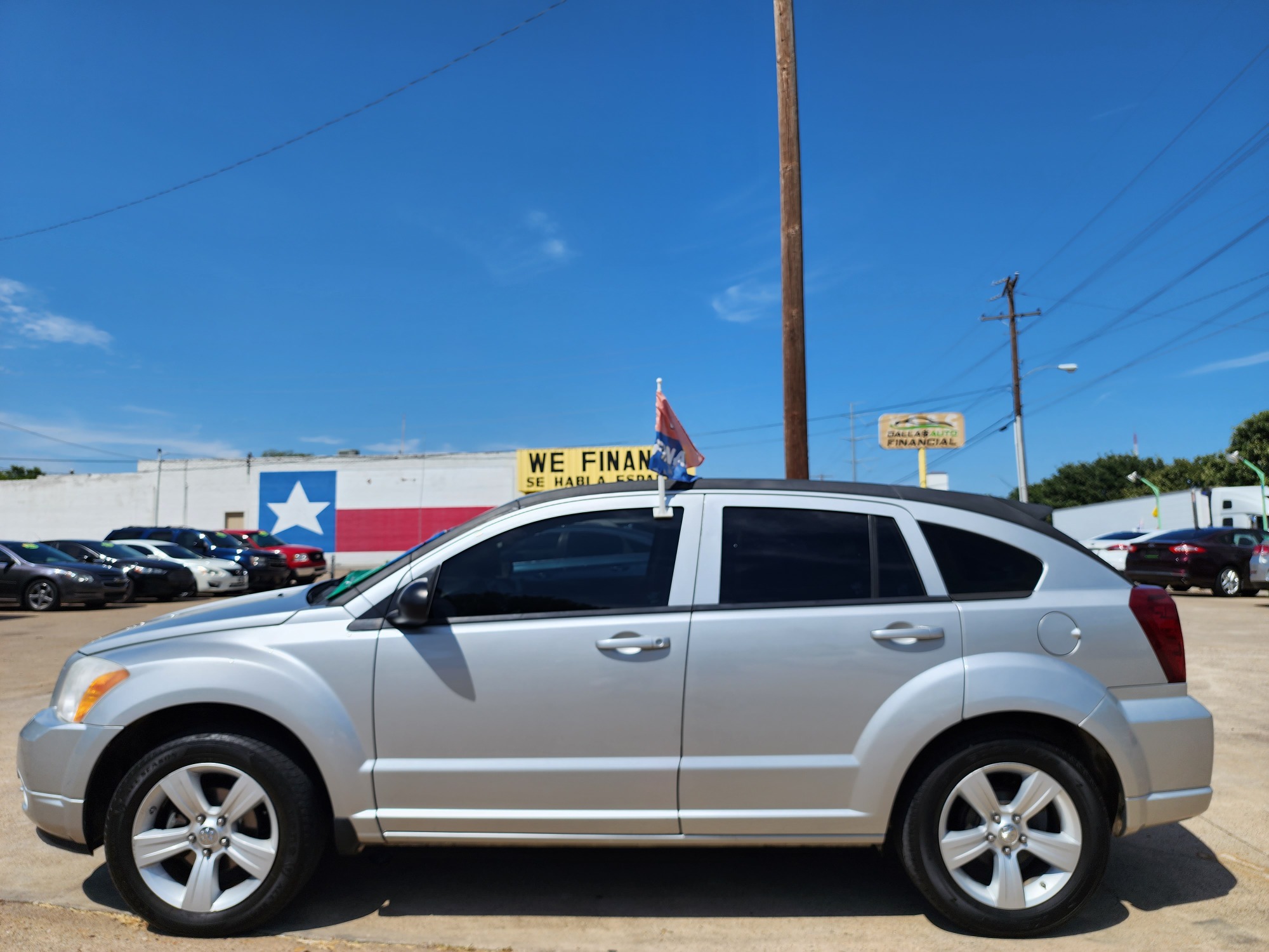 2011 SILVER Dodge Caliber MAINSTREET (1B3CB3HA4BD) , AUTO transmission, located at 2660 S.Garland Avenue, Garland, TX, 75041, (469) 298-3118, 32.885551, -96.655602 - Welcome to DallasAutos4Less, one of the Premier BUY HERE PAY HERE Dealers in the North Dallas Area. We specialize in financing to people with NO CREDIT or BAD CREDIT. We need proof of income, proof of residence, and a ID. Come buy your new car from us today!! This is a very well cared for 2011 DO - Photo #6